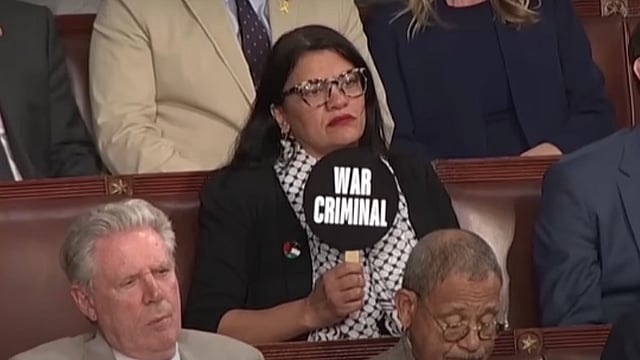 Watch: US Lawmaker Holds Up ‘War Criminal’ Sign During Netanyahu’s Speech
